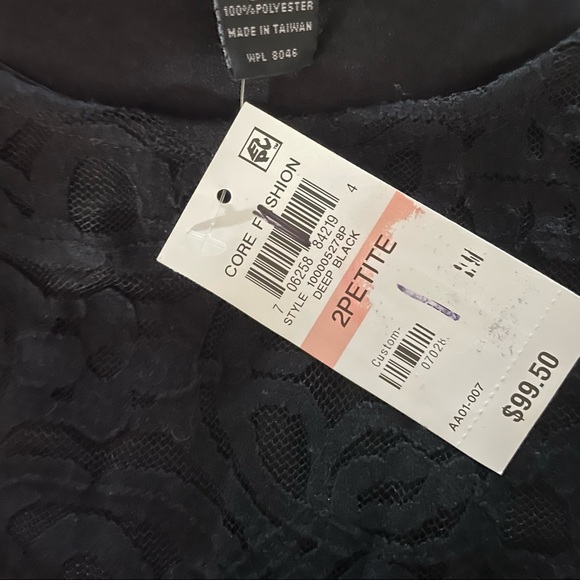 ALFANI Little Black Dress lace gorgeous bell sleeve
Size 2P 2 Petite - Picture 3 of 6